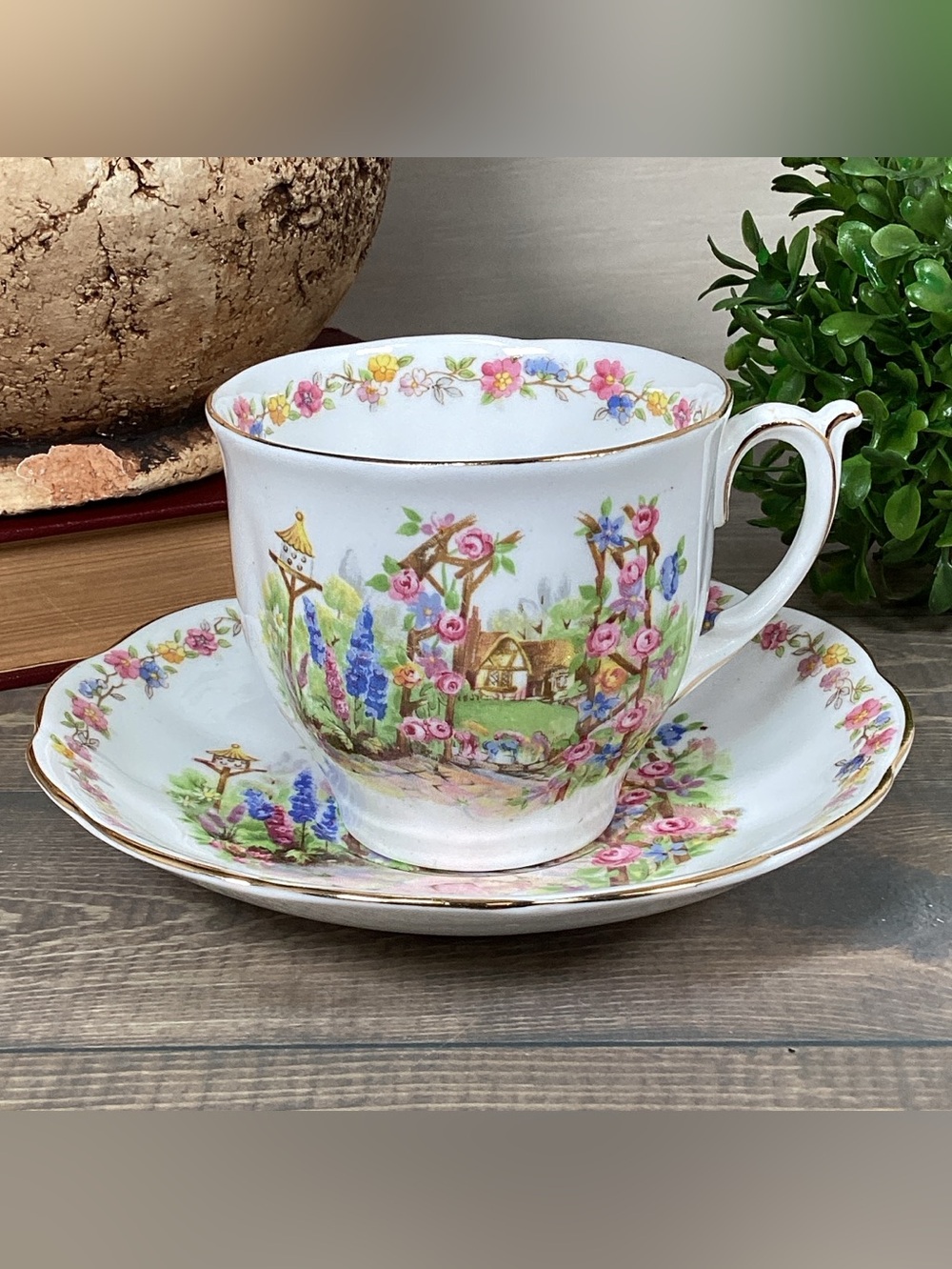 Vintage Bell Fine Bone China England ‘Rose Cottage’ Pattern Tea Cup & Saucer Set - Picture 2 of 16